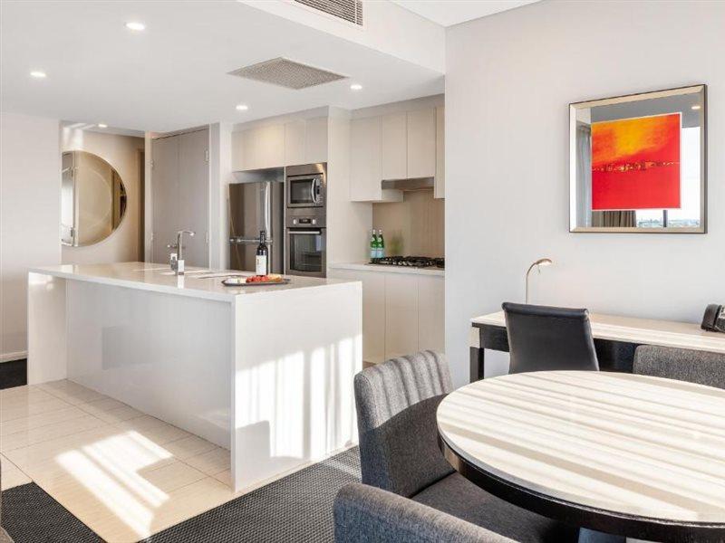 Meriton Suites Zetland Sydney Zewnętrze zdjęcie A typical apartment interior
