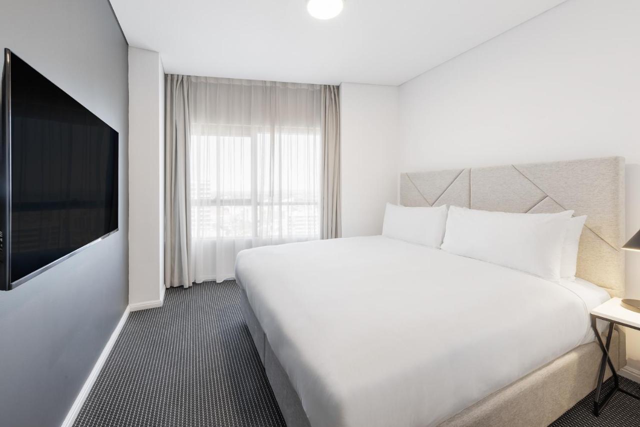 Meriton Suites Zetland Sydney Zewnętrze zdjęcie A bedroom at the hotel