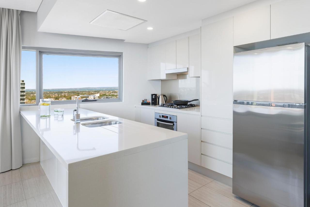 Meriton Suites Zetland Sydney Zewnętrze zdjęcie The kitchen of a typical apartment