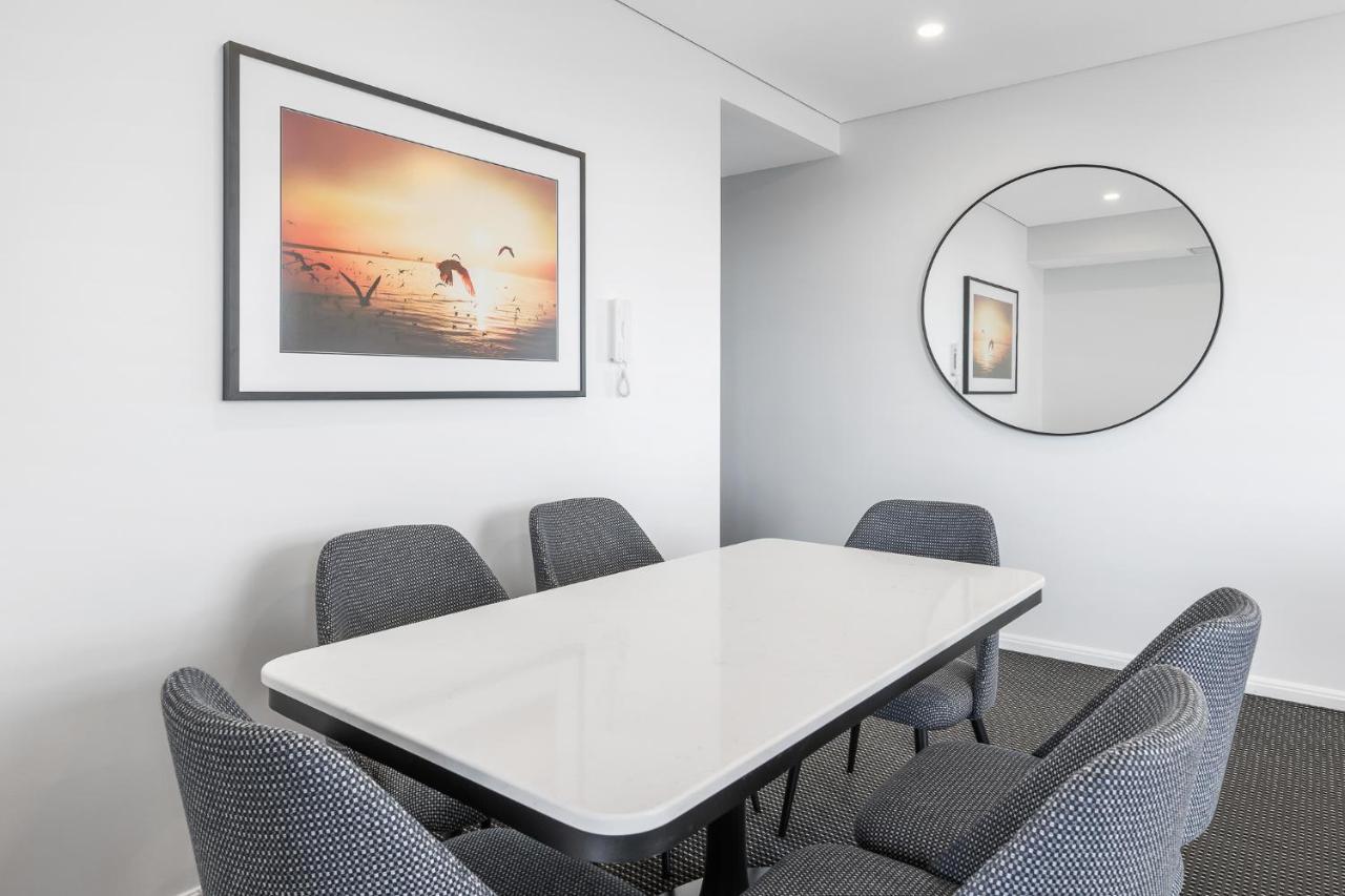 Meriton Suites Zetland Sydney Zewnętrze zdjęcie A dining room