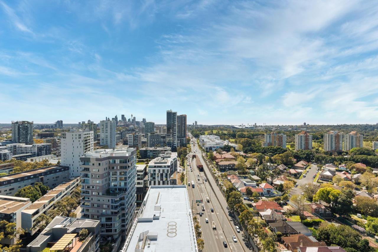 Meriton Suites Zetland Sydney Zewnętrze zdjęcie Aerial view of the suburb