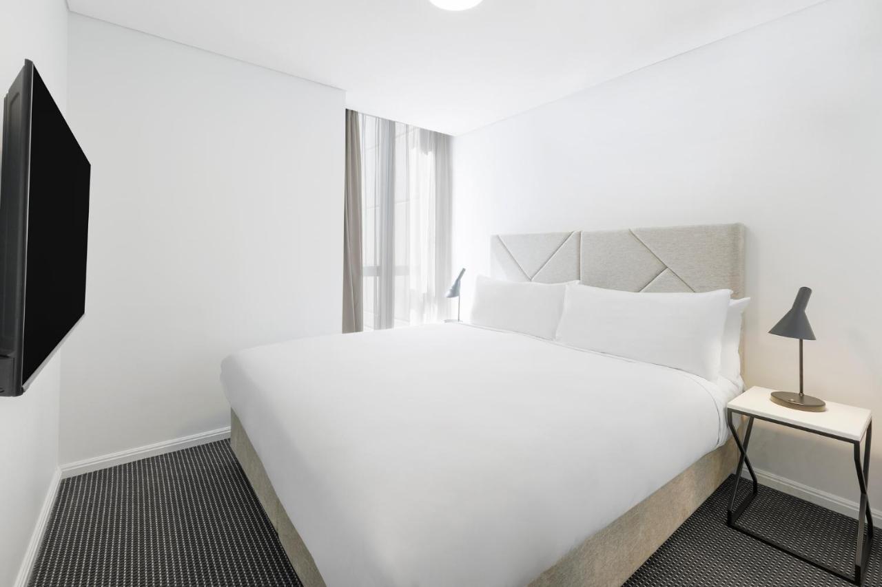 Meriton Suites Zetland Sydney Zewnętrze zdjęcie A bedroom at the hotel
