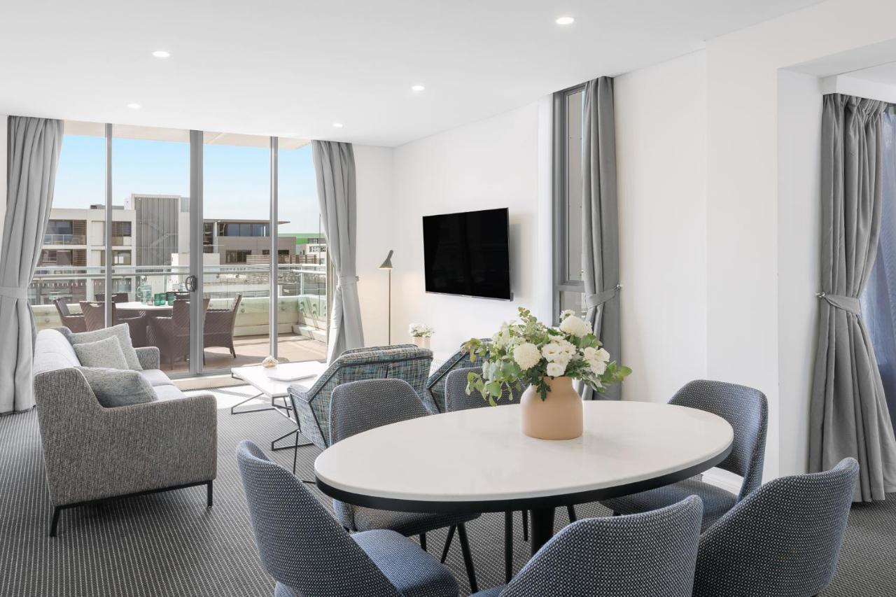 Meriton Suites Zetland Sydney Zewnętrze zdjęcie The interior of a typical apartment