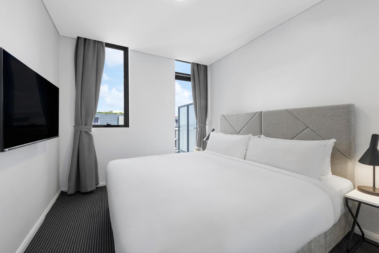 Meriton Suites Zetland Sydney Zewnętrze zdjęcie A bedroom at the hotel
