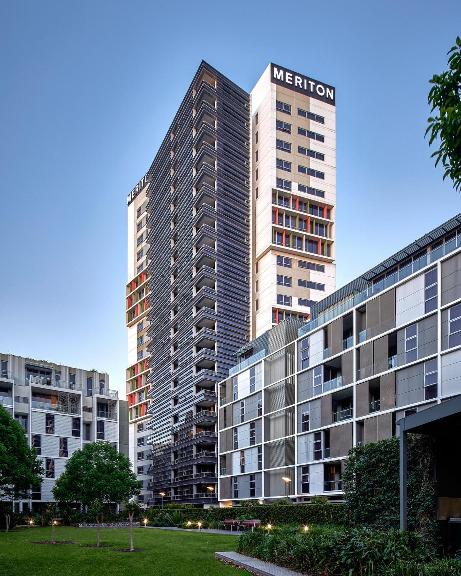 Meriton Suites Zetland Sydney Zewnętrze zdjęcie The apartment building
