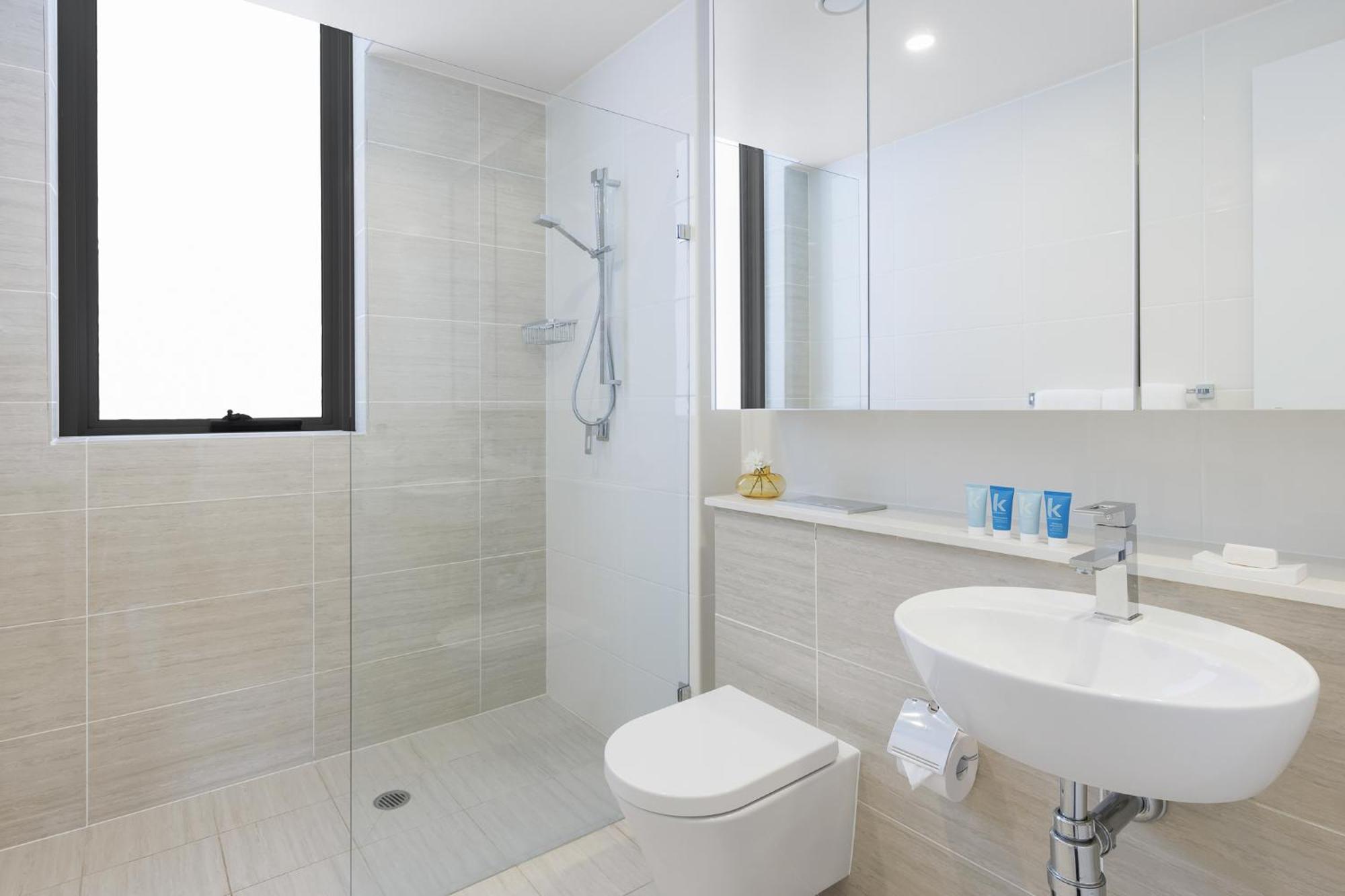 Meriton Suites Zetland Sydney Pokój zdjęcie A modern bathroom